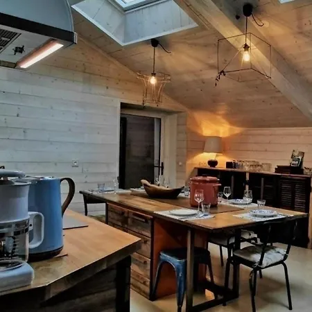 Maison Cosy Avec Cour Privative Au Coeur De L'Auvergne - Fr-1-582-316