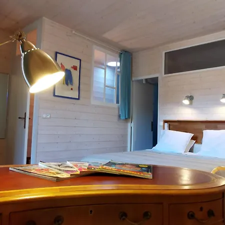 Maison Cosy Avec Cour Privative Au Coeur De L'auvergne - Fr-1-582-316 朗德