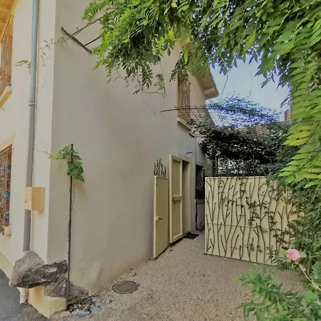 Maison Cosy Avec Cour Privative Au Coeur De L'auvergne - Fr-1-582-316 朗德