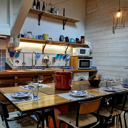 Vakantiehuis Maison Cosy Avec Cour Privative Au Coeur De L'auvergne - Fr-1-582-316