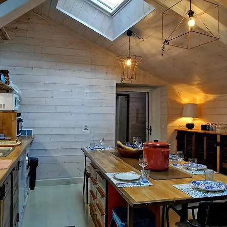 Maison Cosy Avec Cour Privative Au Coeur De L'auvergne - Fr-1-582-316 度假居