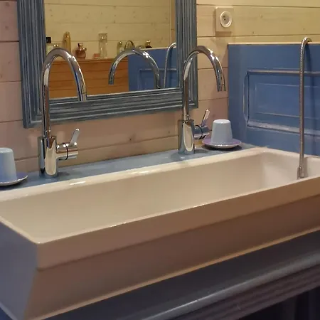 Maison Cosy Avec Cour Privative Au Coeur De L'auvergne - Fr-1-582-316 * Lempdes sur Allagnon