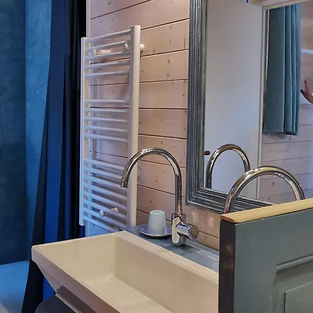 Maison Cosy Avec Cour Privative Au Coeur De L'auvergne - Fr-1-582-316