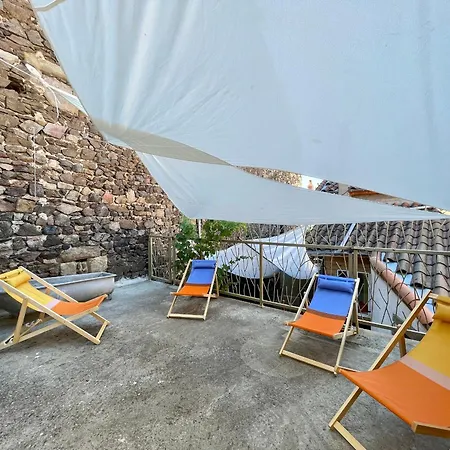 Vakantiehuis Maison Cosy Avec Cour Privative Au Coeur De L'auvergne - Fr-1-582-316